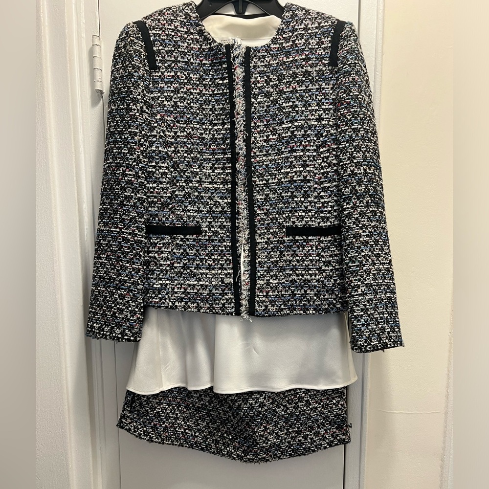 Tahari business skirt set